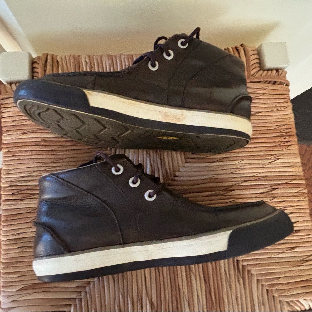 Keen leather boots chukka style size 9